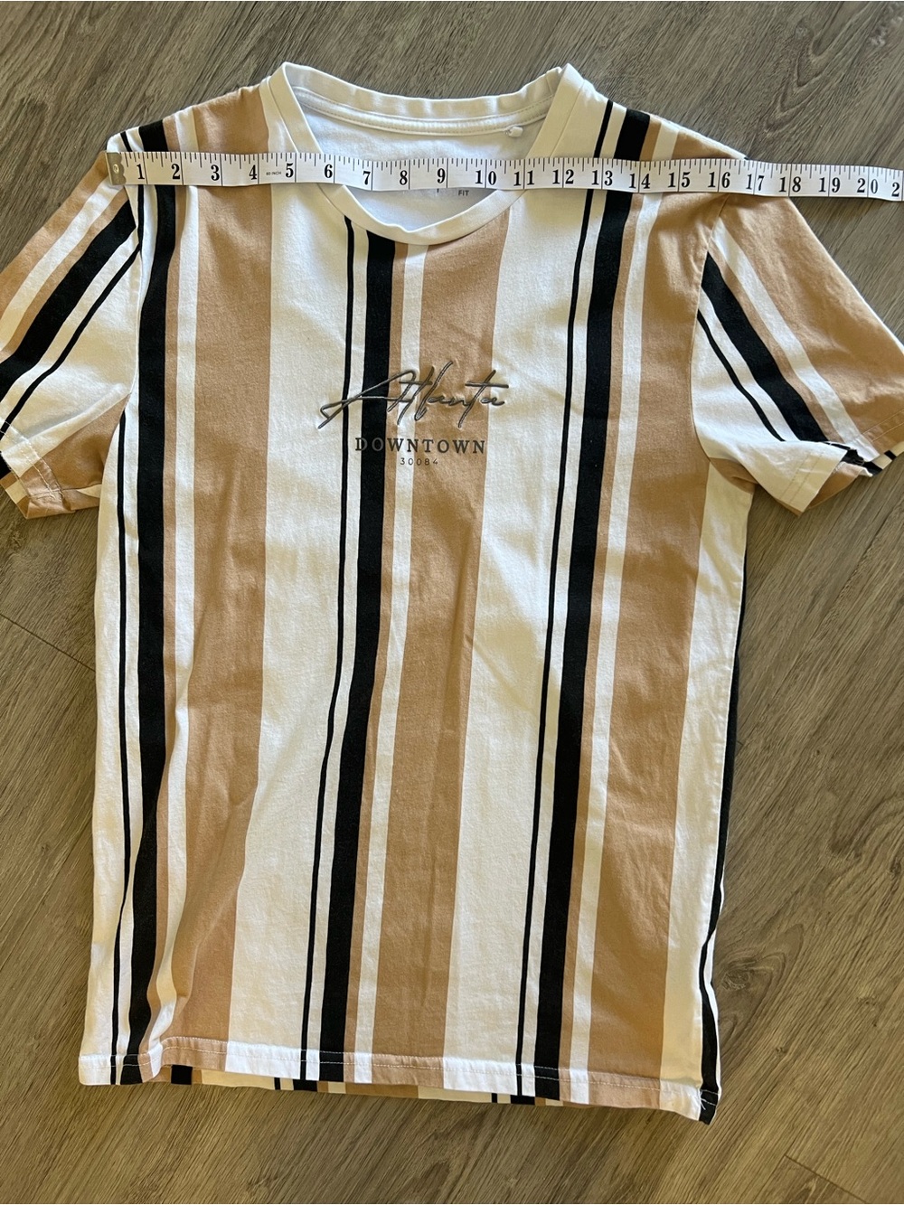 Connor Vertical Stripe T-Shirt Men’s Size M | White Tan Black Crew Neck Casual - Picture 8 of 9